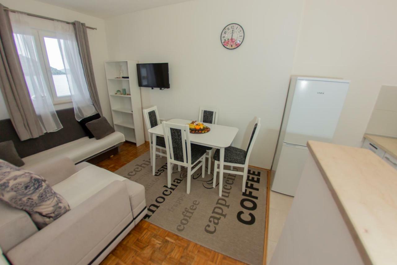 Apartmani Sunset Rogotin Eksteriør bilde